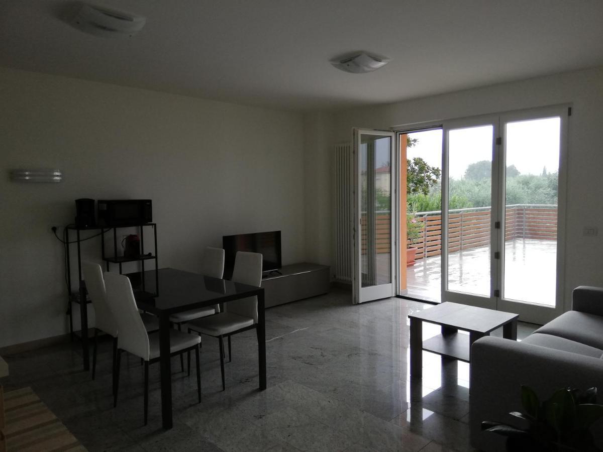 Appartamento La Terrazza Riva del Garda Bagian luar foto