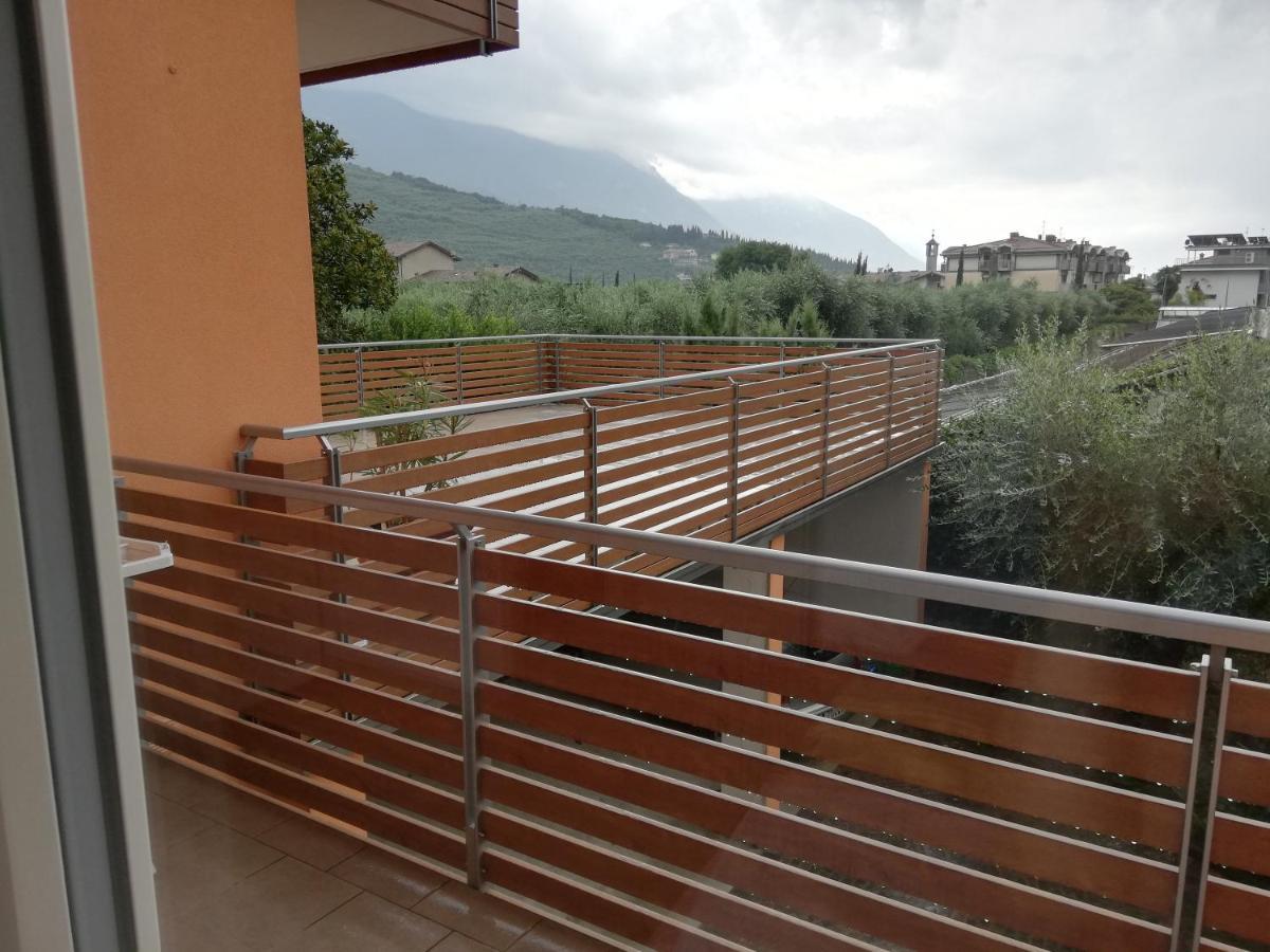 Appartamento La Terrazza Riva del Garda Bagian luar foto